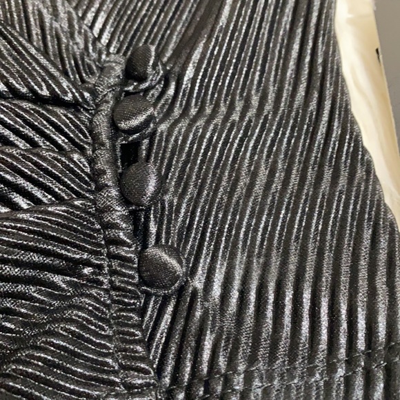 Sold 😀Lulu’s Wrap blouse - Picture 8 of 13